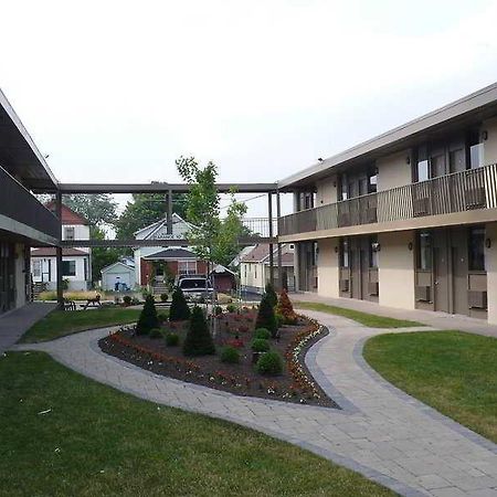 Niagara Plaza Hotel By Fairbridge Cataratas do Niágara Exterior foto